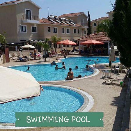 Chris'S Kyklades Holiday Apartment Paralimni Exteriör bild