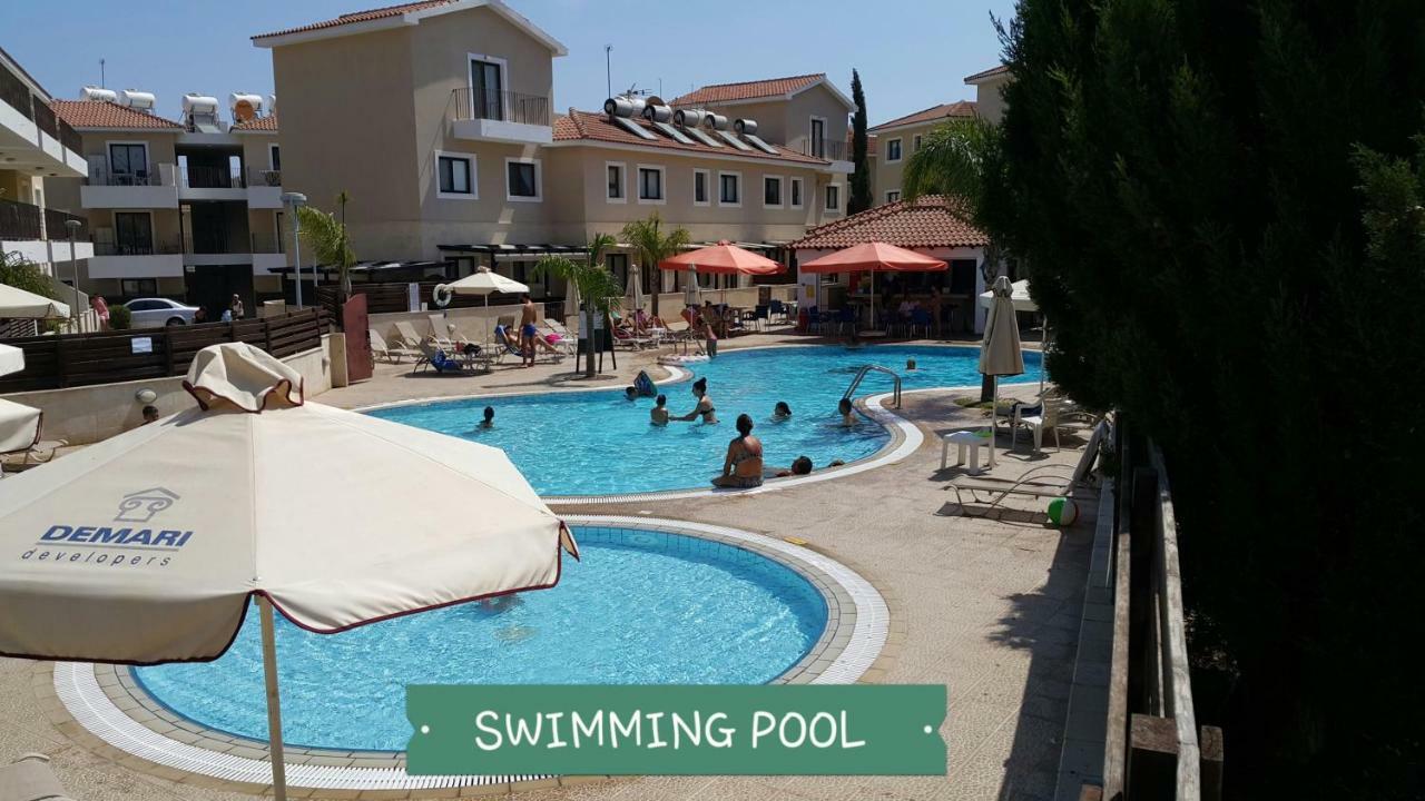 Chris'S Kyklades Holiday Apartment Paralimni Exteriör bild